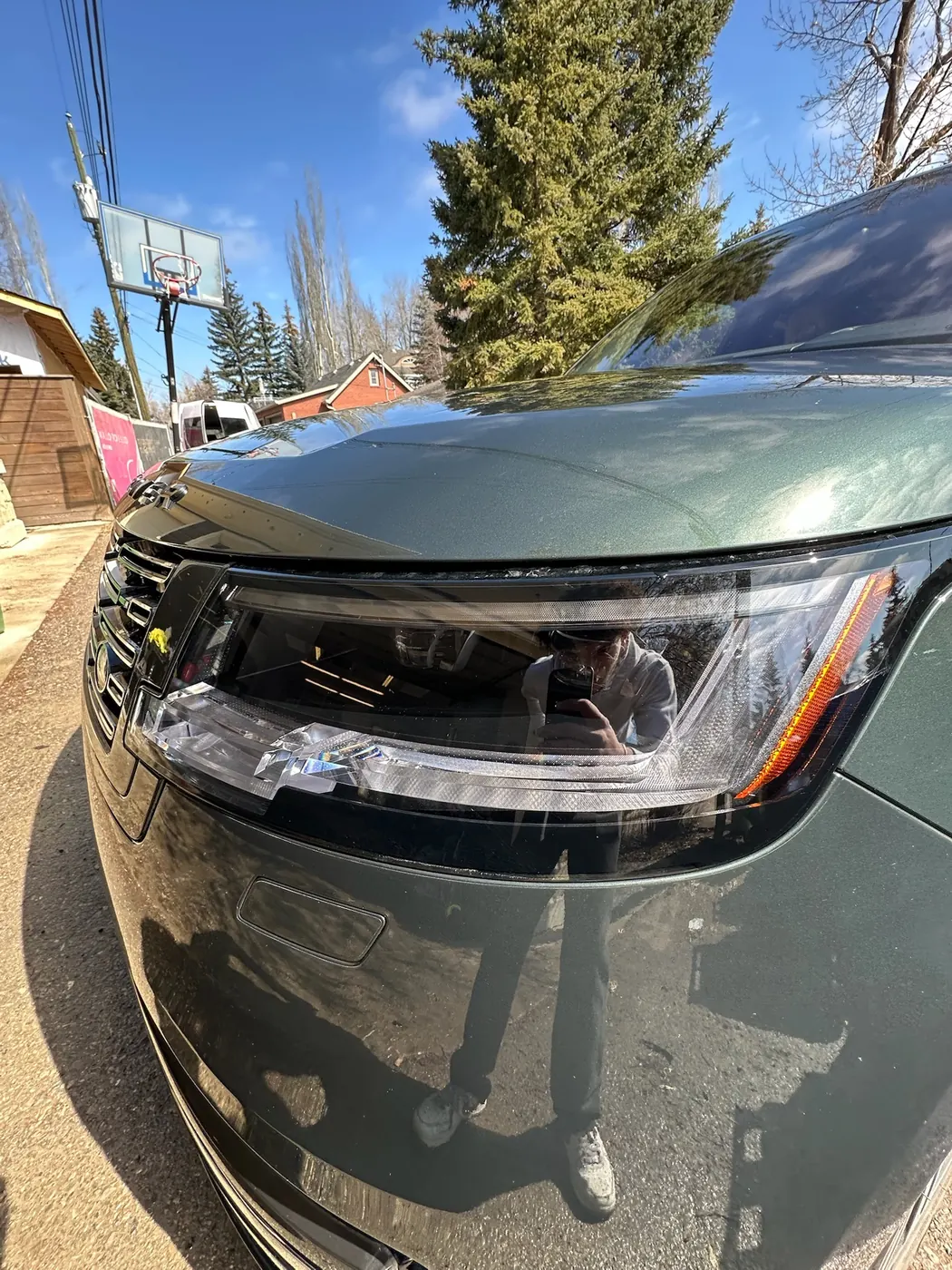 Range Rover headlight and hood gloss after detail