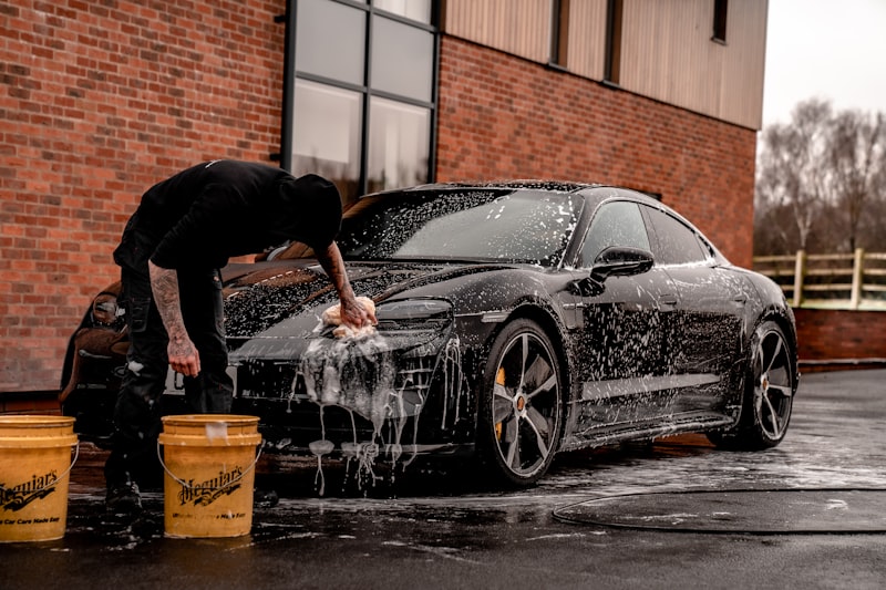 Mobile detailing in action
