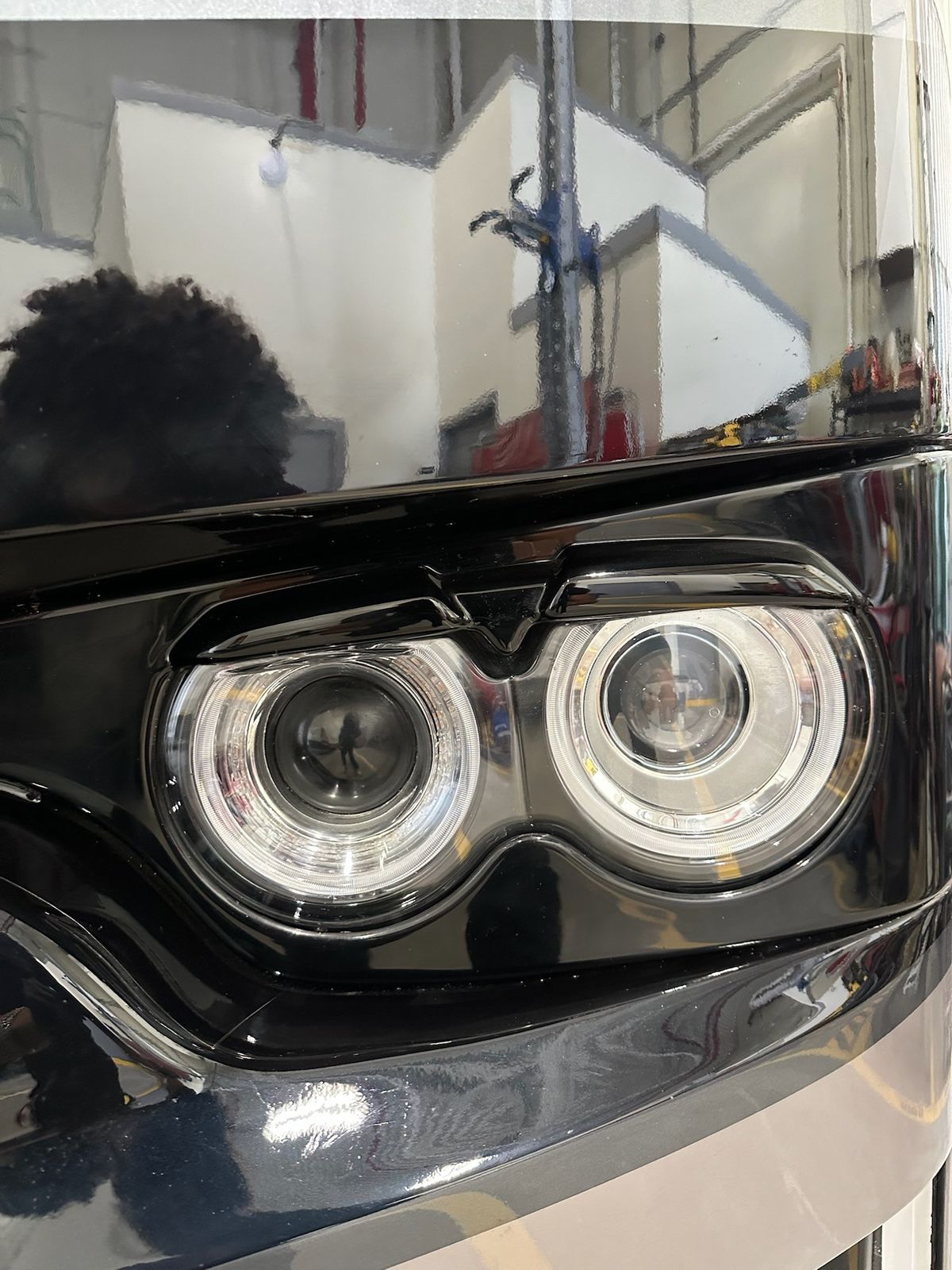 Newmar Dutch Star headlights after polish